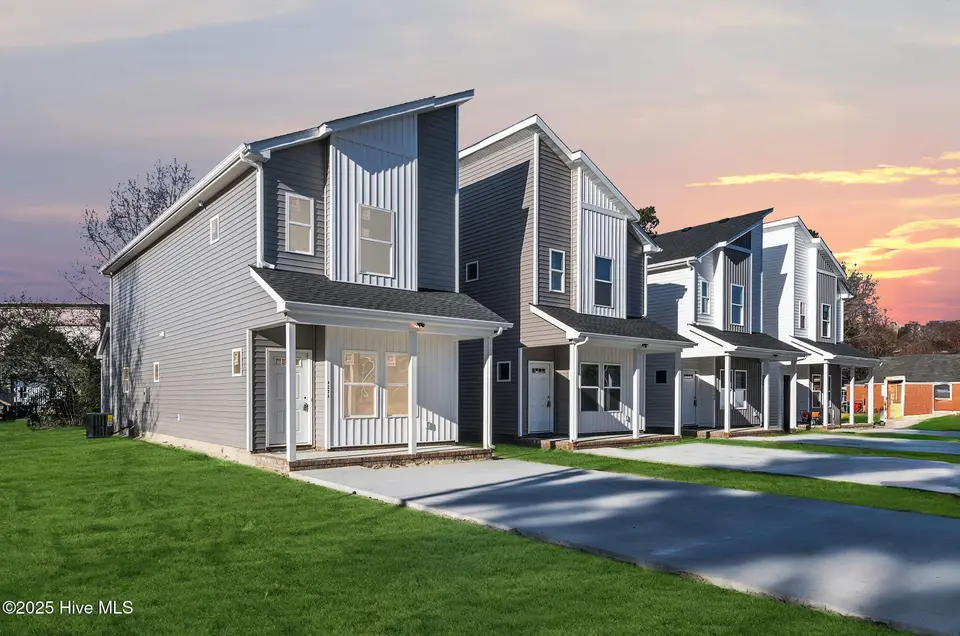 423 Elcinoca Drive, Elizabeth City, NC 27909 – photo 1 of 41: 1-web-or-mls-DSC_7891 Twilight copy