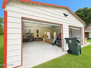 572 Ben Jones Road, Lake Waccamaw, NC 28450 – photo 15: Garage