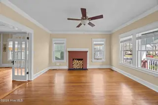 1614 Spencer Avenue, New Bern, NC 28560 – photo 13: living room