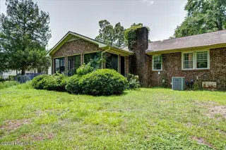 1412 Oxford Lane, New Bern, NC 28562 – photo 6: 06-1412_Oxford-22