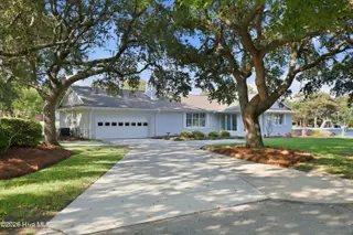 104 Sea Trace Lane, Newport, NC 28570 – photo 2: Front of Home