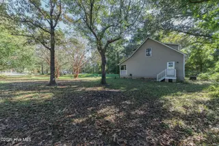 353 Potters Hill Road, Richlands, NC 28574 — 3-bedroom home, Richlands, NC, photo 3 of 32: 10FRONT