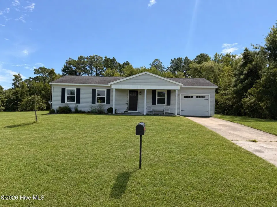 5 Crown Point Road, Hubert, NC 28539 – photo 1 of 1