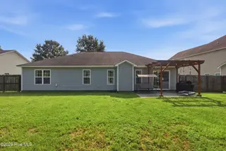 2820 Walter Drive, New Bern, NC 28562 – photo 19: Enjoy the Large Yard