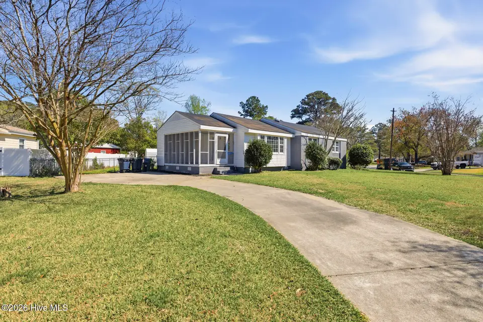 400 Seminole Trail, Jacksonville, NC 28540 – photo 1 of 25: seminole-1