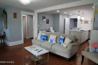 400 E 11th Street, Washington, NC 27889 – photo 6: Living room