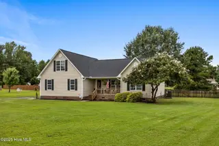 313 Oakmont Drive, Hampstead, NC 28443 – photo 3: 3-web-or-mls-IMG_2394