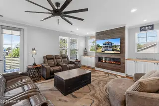 8124 Lakeview Drive, Wilmington, NC 28412 – photo 15: Great Room