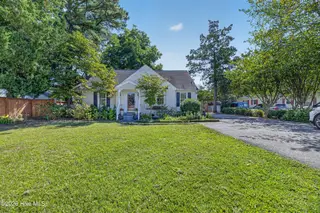 3611 Dickinson Avenue Ext, Greenville, NC 27834 — 3-bedroom home, Greenville, NC, photo 4 of 64: 004_DSC_6579