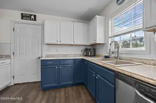 227 Rutherford Way, Jacksonville, NC 28540 – photo 10: 6-web-or-mls-227 Rutherford Way 9