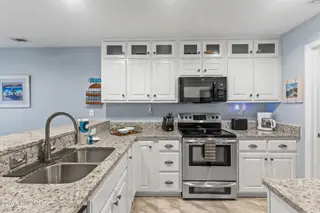 790 New River Inlet Road Unit 301b, North Topsail Beach, NC 28460 — 2-bedroom condo in Villa Capriani, North Topsail Beach, NC, photo 12 of 31: 790newriverinletrd_00014