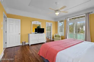 201 Shipwreck Lane, Emerald Isle, NC 28594 – photo 10: Master bathroom