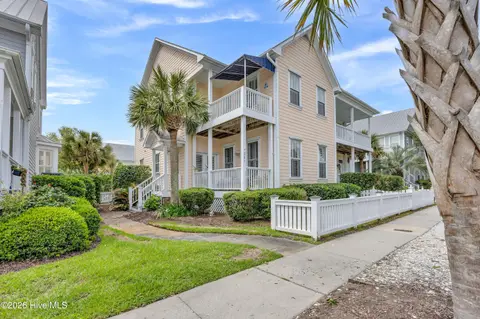 205 Silver Sloop Way, Carolina Beach