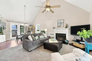 724 Winterfield Drive, Winterville, NC 28590 – photo 6: Living Room