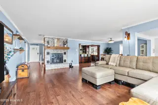 97 Lakeview Drive, Whispering Pines, NC 28327 – photo 13: Living Room