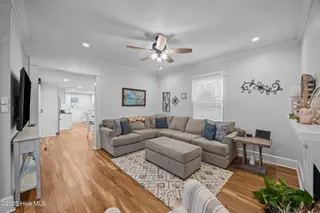 209 E Main Street, Washington, NC 27889 – photo 8: Living Room