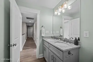 1710 Olde Farm Road, Morehead City, NC 28557 – photo 14: Upstairs Bath