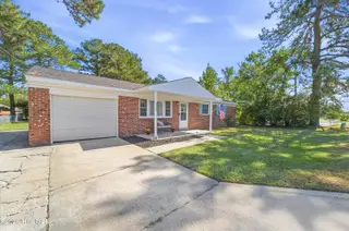 4246 Gum Branch Road, Jacksonville, NC 28540 — 3-bedroom home in Oak Ridge, Jacksonville, NC, photo 7 of 46: DSC05777