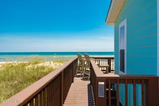 405 Ocean Drive, Emerald Isle, NC 28594 – photo 7: 7-web-or-mls-cchadwick-visuals-405-ocean