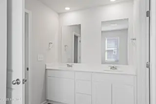 503 Bellefonte Court, Richlands, NC 28574 – photo 18: Master Bathroom