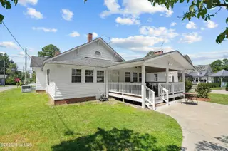 500 W Main Street, Mount Olive, NC 28365 – photo 12: IMG_1131