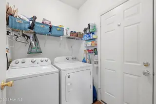 8004 Club House Drive, New Bern, NC 28562 – photo 20: 21-47-web-or-mls-DSC_6107_edit