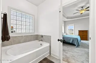 3007 Weathersby Drive, New Bern, NC 28562 – photo 13: Soaking Tub