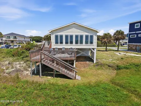 407 Ocean Drive, Oak Island