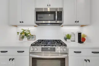 342 Longhill Drive, Wilmington, NC 28412 – photo 14: 342 Longhill Drive-print-018-009-Kitchen