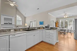 301 Foxwood Lane, Wilmington, NC 28409 – photo 14: 39-web-or-mls-DSC09648