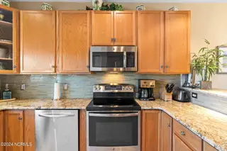 916 E Dolphin Drive, Oak Island, NC 28465 – photo 15: KahunaPhoto.com 916-11