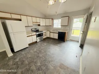 1107 Holden Drive B, Greenville, NC 27858 — 2-bedroom townhome in Summerhaven, Greenville, NC, photo 8 of 13: Screen Shot 2026-04-08 at 3.54.16 PM