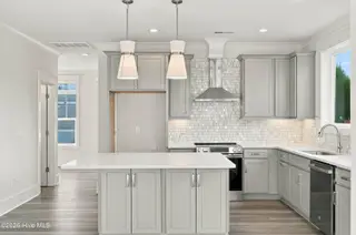 52 Pier View Court, Hampstead, NC 28443 — 3-bedroom waterfront home, Hampstead, NC, photo 19 of 60: 28_kitchen