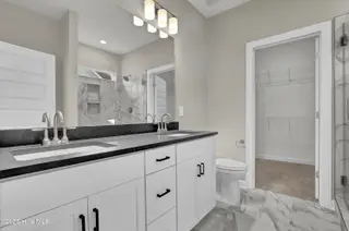 160 Planters Walk, Hampstead, NC 28443 – photo 14: Primary Bath 1