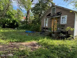 609 Darst Avenue, New Bern, NC 28560 – photo 3: Rear Yard