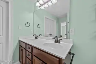 517 Hollywood Boulevard, Havelock, NC 28532 – photo 20: Primary bathroom