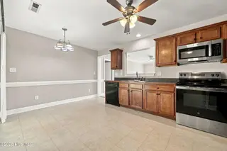 4008 Lucerne Court B, Winterville, NC 28590 – photo 11: 29-web-or-mls-IMG_0029