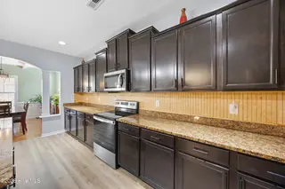 419 Cyrus Thompson Drive, Jacksonville, NC 28546 – photo 21: 21_kitchen
