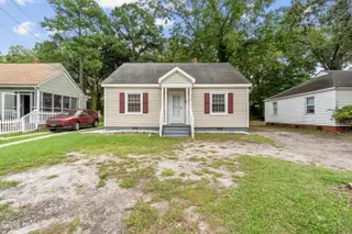 110 Pritchard Street, Elizabeth City, NC 27909 — 3-bedroom home, Elizabeth City, NC, photo 2 of 32: Outside of Home