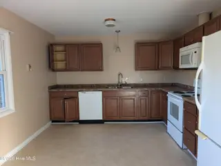 204 Shamrock Drive, Jacksonville, NC 28540 – photo 11: PXL_20260113_131800924