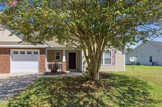 209 Hawks Bluff Drive, New Bern, NC 28560 – photo 7: 209 Hawks Bluff Drive