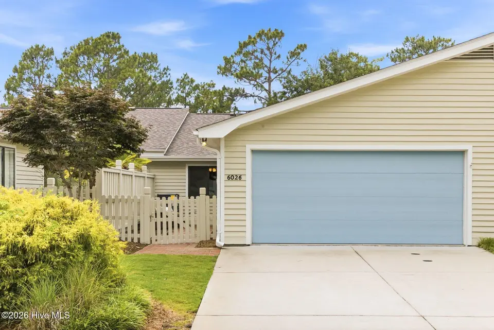 6026 Inland Greens Drive, Wilmington, NC 28405 – photo 1 of 17