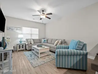 44 Catalina Circle, Swansboro, NC 28584 – photo 5: Living Area