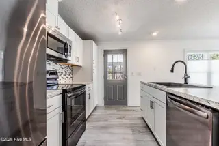 501 Deer Path, Calabash, NC 28467 — 2-bedroom home in Saltaire Village, Calabash, NC, photo 20 of 57: Kitchen