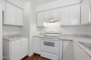 4001 Gaston Court, New Bern, NC 28562 – photo 16: 38-web-or-mls-DSC_3839_edit