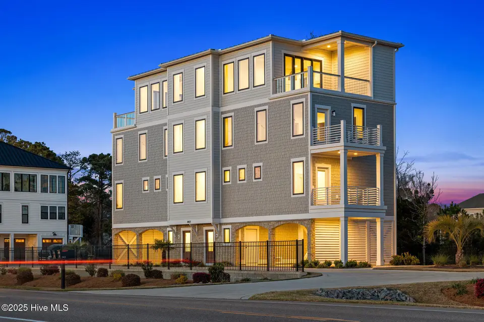 8421 River Road Unit B, Wilmington, NC 28412 – photo 1 of 69: 001_8421_river_road_998