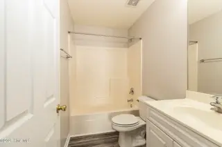 1008 S 10th Street, Wilmington, NC 28401 — 3-bedroom home in Downtown, Wilmington, NC, photo 22 of 29: 10thS1008-10baDanL33A6463 copy