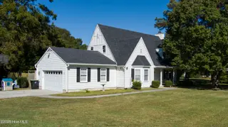 1223 Creek Road, Morehead City, NC 28557 — 3-bedroom home in Dill Creek, Morehead City, NC, photo 5 of 60: 1223RiverRd-11-5-25-003