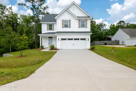 574 Poppleton Dr, Hampstead