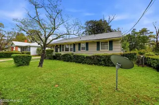 2422 Princess Place Drive, Wilmington, NC 28405 – photo 3: 3_2422_princess_pl_dr_003